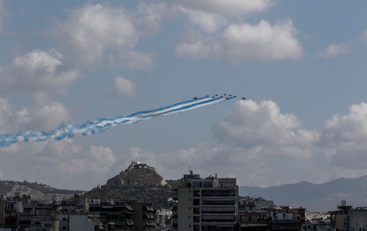 Γαλλικά αεροσκάφη «έσκισαν» τον Αττικό ουρανό, αποχαιρετώντας τη χώρα μας με τα ελληνικά χρώματα! 3