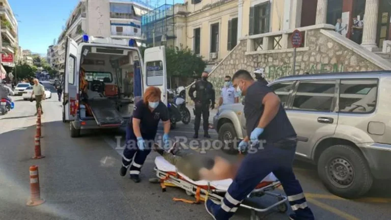Λαμία: Έκοψε τις φλέβες του με ξυράφι στο κέντρο της πόλης για να γράψει το όνομα της πρώην του σε τοίχο