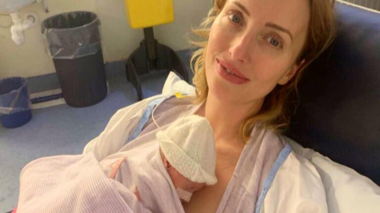 Γέννησε πρόωρα λόγω καρκίνου και παλεύει να ζήσει για να χαρεί το παιδί της