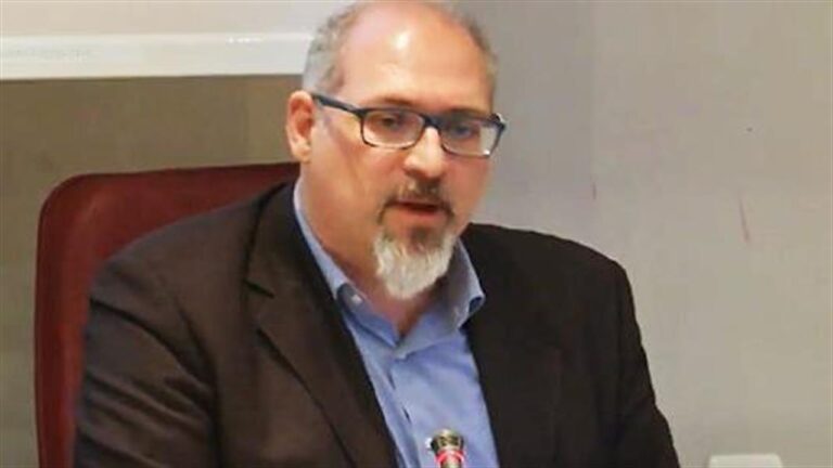 Θωμαΐδης: «Στα μέσα Οκτωβρίου το επόμενο κύμα με 5.000 κρούσματα ημερησίως»