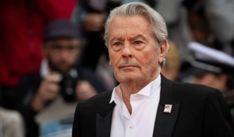 «Ανατριχιαστικός» Αλέν Ντελόν για Μπελμοντό: «Δεν θα ήταν άσχημο να φεύγαμε μαζί»