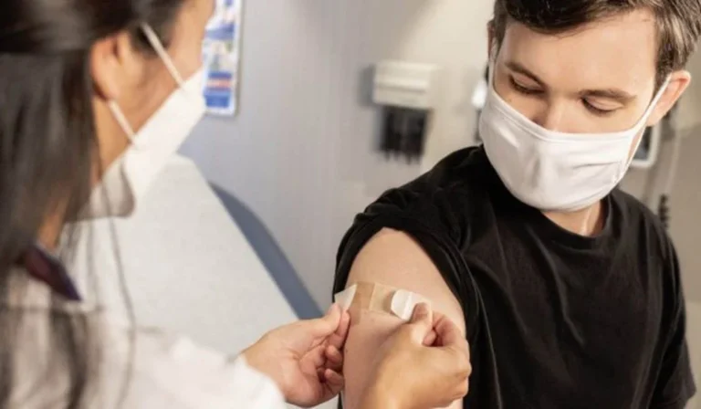 Τρεις μέρες μετά τον εμβολιασμό του πέθανε ο 15χρονος στην Αρκαδία – Ξεσπά η ξαδέρφη του