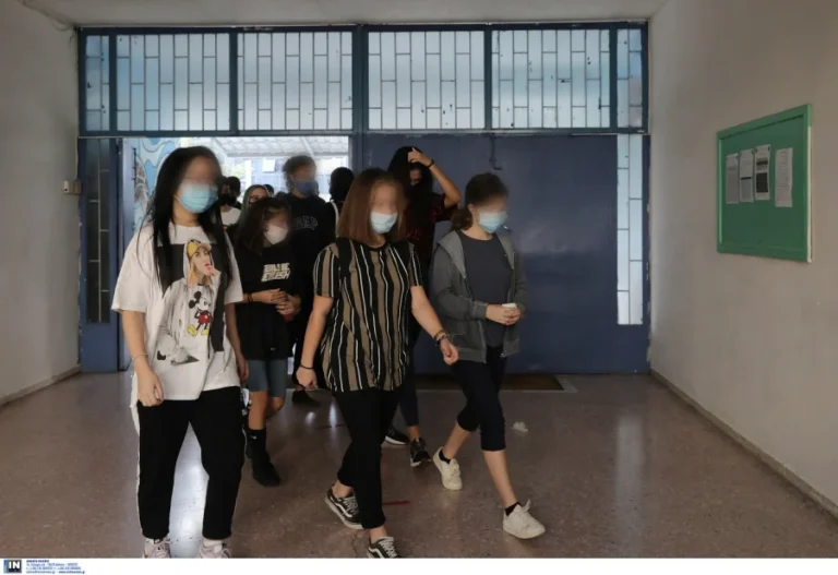 Με το «καλημέρα» 700 κρούσματα στα σχολεία