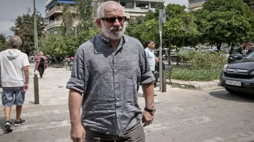 Πέτρος Φιλιππίδης: «Εκμεταλλεύτηκαν την έντονη ερωτική μου ζωή και τη δημοφιλία μου» λέει στην απολογία του 3 filippidis profilakisteos art