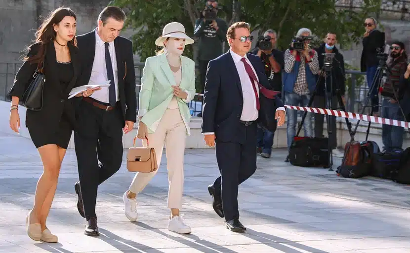 Επίθεση με βιτριόλι – Ιωάννα: «Δεν έχω αριστερό αυτί, κάηκε, έλιωσε» – Οι γιατροί ήταν πεπεισμένοι πως θα πέθαινα 2 ioanna diki5