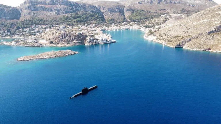 Ίδρωσαν οι Τούρκοι στο Καστελλόριζο: Είδαν να αναδύεται ξαφνικά το υποβρύχιο Παπανικολής