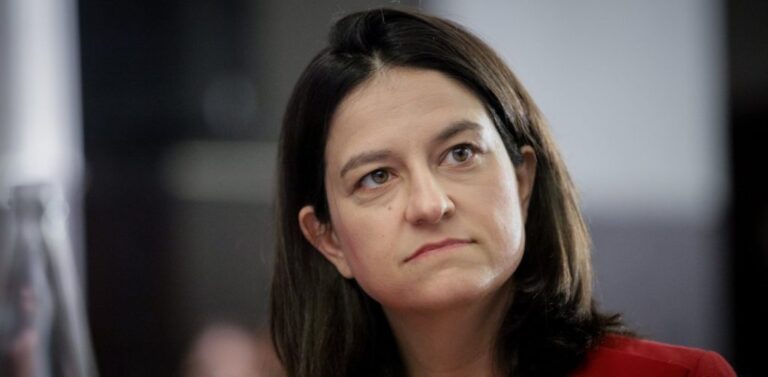 Αξιολόγηση: Κατεπείγουσα αγωγή Κεραμέως κατά όλων των εκπαιδευτικών Ομοσπονδιών