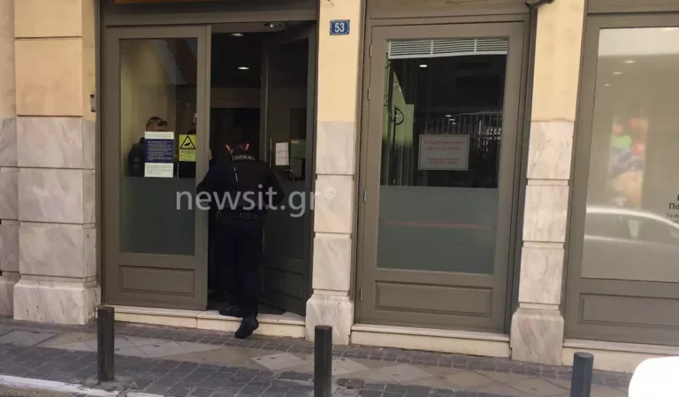 Ληστεία με καλάσνικοφ Αθήνα: Πήραν τα χρήματα και φώναξαν «Γ@@μ τον Μητσοτάκη και αυτούς που σας κυβερνάνε»