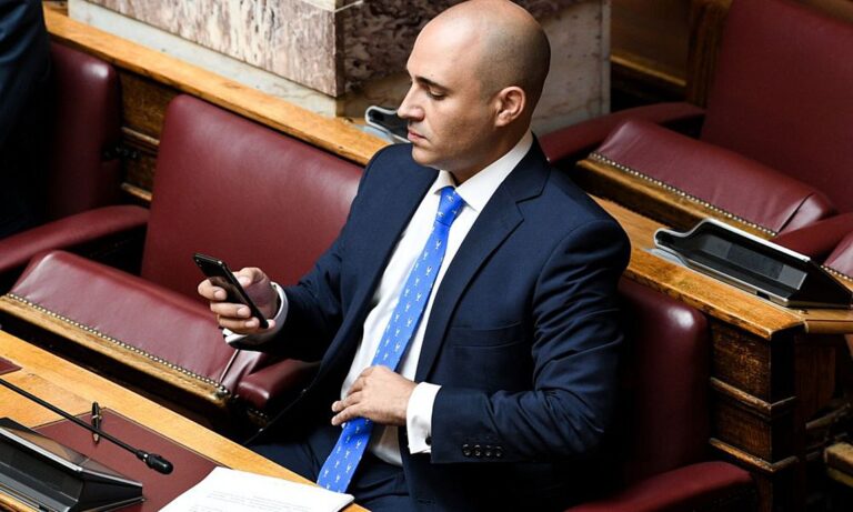 Εισαγγελική έρευνα για τη λίστα με ονόματα παιδιών που αναδημοσίευσε ο Μπογδάνος