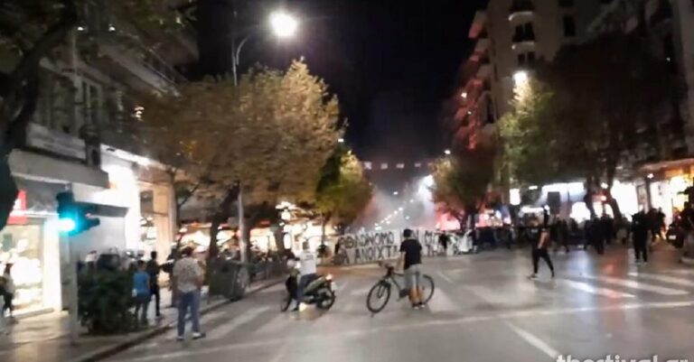 Επεισόδια μεταξύ οπαδών του ΠΑΟΚ και Αστυνομίας στο κέντρο της Θεσσαλονίκης