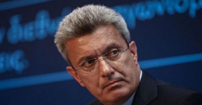 Ξαφνικό «επαγγελματικό» διαζύγιο για τον Νίκο Χατζηνικολάου