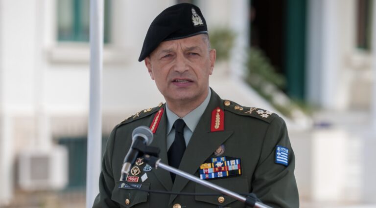 Αλκιβιάδης Στεφανής: Έτοιμος να θέσει υποψηφιότητα για βουλευτής