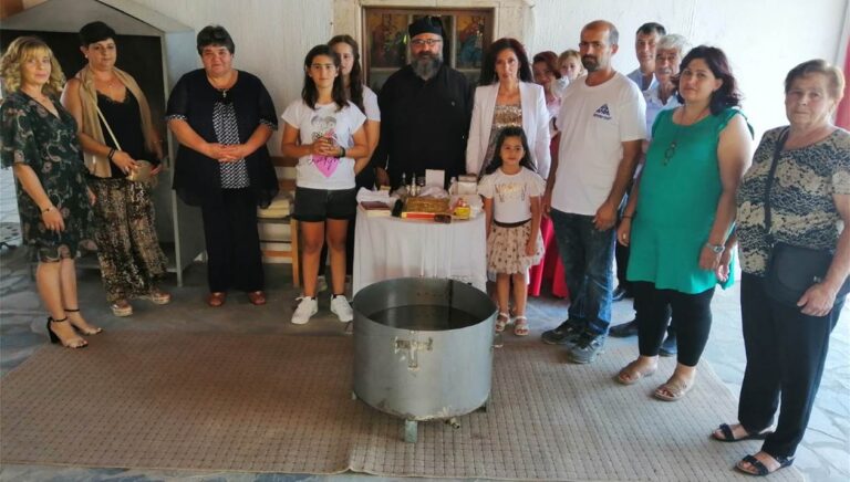 Ζευγάρι Αλβανών με 5 παιδιά, βαπτίστηκαν Χριστιανοί