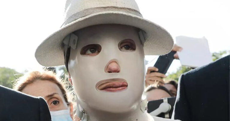 «Υποκλινόμαστε στο θάρρος σου» – Κύμα συμπαράστασης στην Ιωάννα από το Twitter