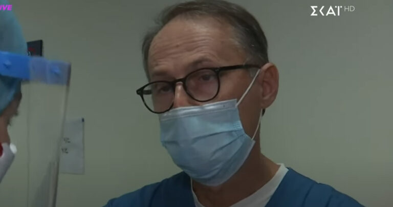 Σύψας: «Τα παιδιά θα μολυνθούν αν δεν εμβολιαστούν. Tα Χριστούγεννα, θα έχουμε πολύ μεγάλη εξάπλωση του ιού»