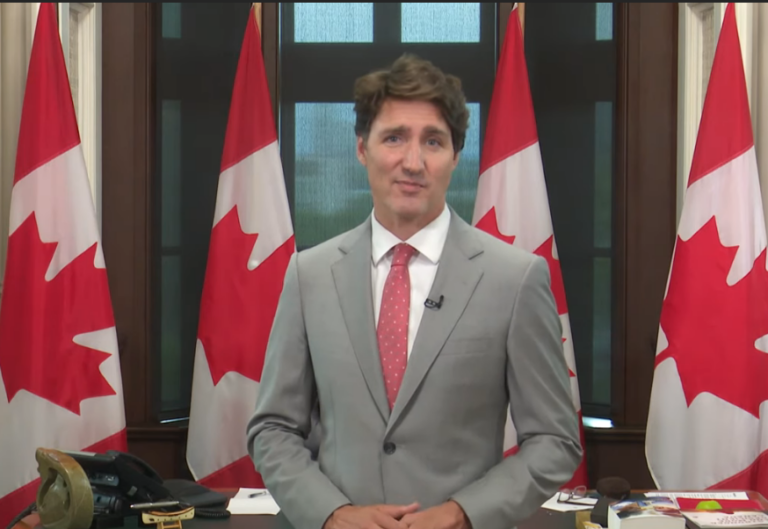 Προσεχώς και αλλού; Καναδάς: Πήραν τον Τριντό με… τις πέτρες