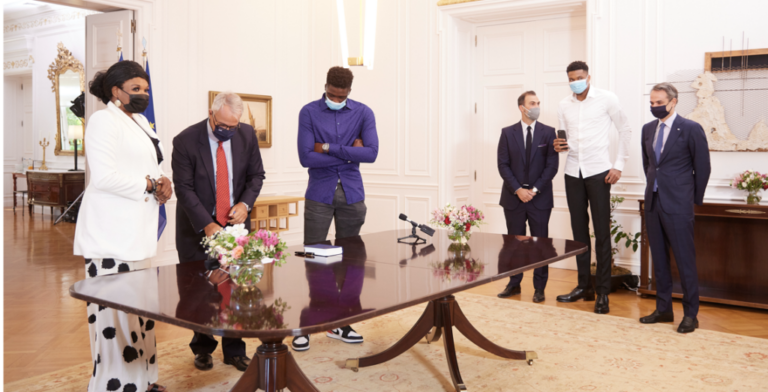 «Γιατί πρέπει να τον κάνω Έλληνα;» – Το βίντεο που εκθέτει τον Βορίδη