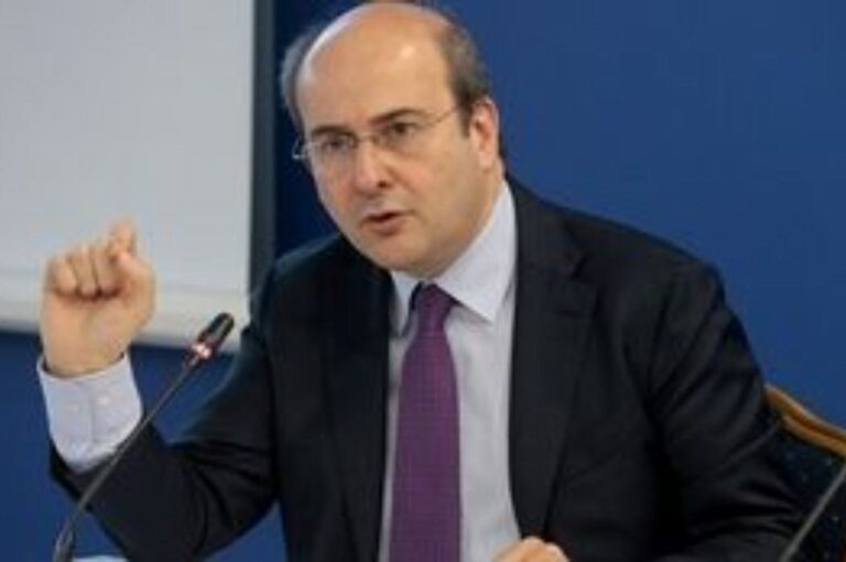 Χατζηδάκης για ομιλία Αλ. Τσίπρα στη ΔΕΘ: «Έκανε το ψέμα επιστήμη για τα εργασιακά»