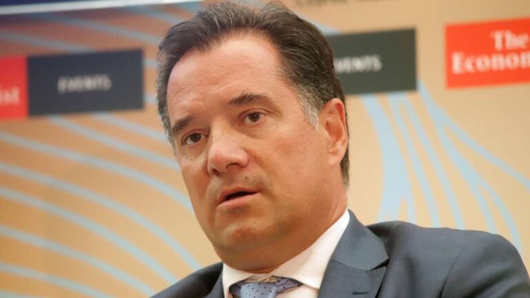 Αδωνις για καύσιμα: «Καμιά μείωση φόρου, λόγω πληθωρισμού»