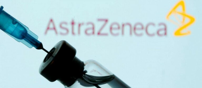 AstraZeneca: «Δεν υπήρξαν περιστατικά θρόμβωσης. Αποτελεσματικό το εμβόλιο»