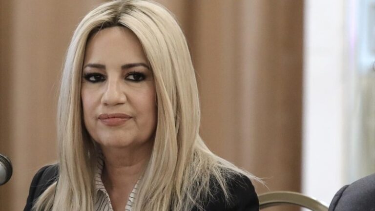Σε λαϊκό προσκύνημα η σορός της Φώφης Γεννηματά
