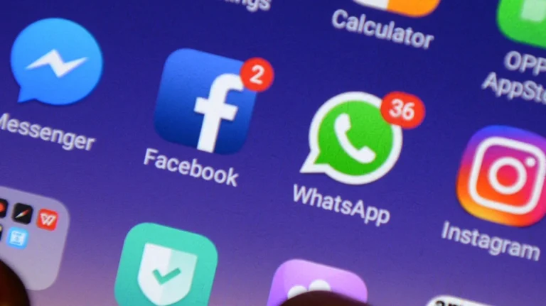 Τεχνολογικό και οικονομικό θρίλερ με το κρασάρισμα των Facebook, Instagram και WhatsΑpp