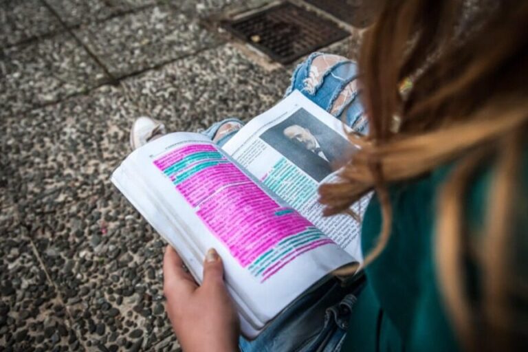 Πάτρα: Μαθήτρια της Α’ Γυμνασίου ασέλγησε σε ηλικιωμένο για να τον ληστέψει