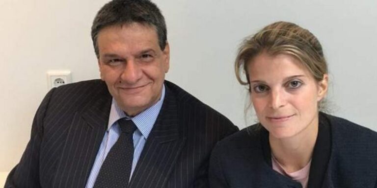 Αλέξης Μανθέακης: Πέθανε ο πρώην εκπρόσωπος Τύπου της Αθηνάς Ωνάση