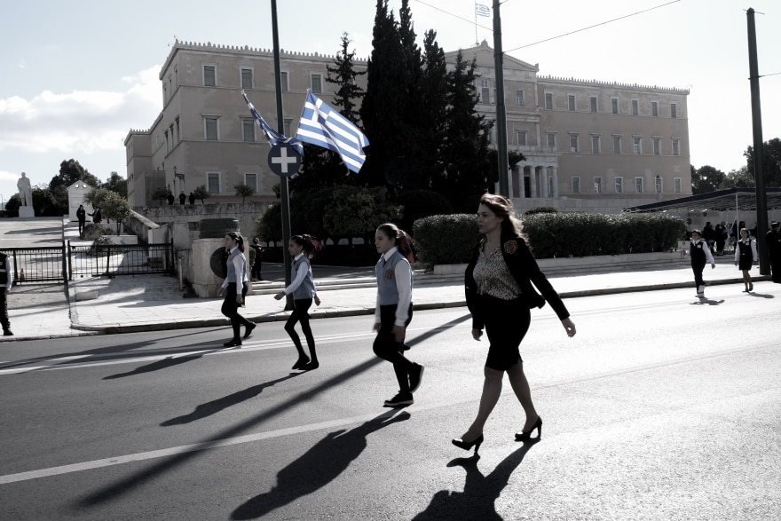 Ο μαύρος σημαιοφόρος που έκλεψε την παράσταση στην παρέλαση στο Σύνταγμα 9 parelasi-syntagma-17