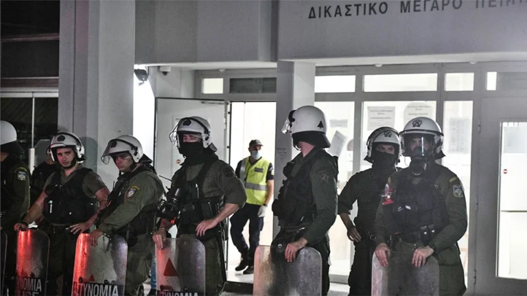 Πέραμα: Παραπέμπονται για ανθρωποκτονία με ενδεχόμενο δόλο οι 7 αστυνομικοί