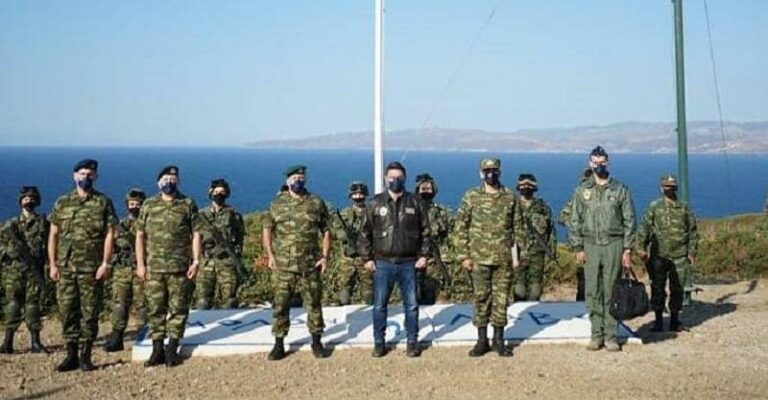 Εξοργισμένοι οι Τούρκοι με τον Χαρδαλιά για φωτογραφία του με φόντο… τα τουρκικά παράλια