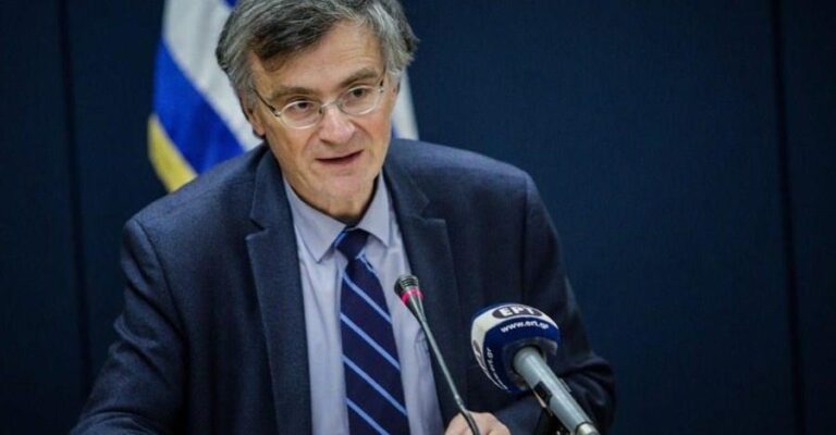 «Έξαλλος» ο Σωτήρης Τσιόδρας: «Ακούγονται πολλές αντιεπιστημονικές ανοησίες»