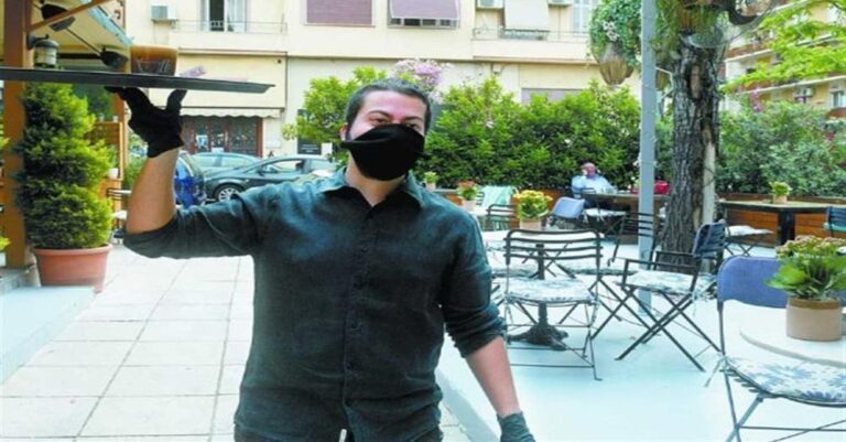 Σφίγγει ο κλοιός για τους ανεμβολίαστους: Υποχρεωτικά rapid tests με δικά τους έξοδα – Πώς θα ελέγχονται και ποια είναι τα πρόστιμα