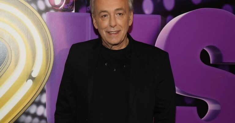 Διασωληνωμένος στην εντατική ο Ανδρέας Μικρούτσικος – Σε καταστολή ο παρουσιαστής