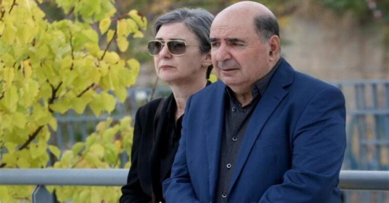 Πατέρας Ζακ Κωστόπουλου – «Είδα το παιδί μου με αίματα, να το κλωτσοπατάνε»