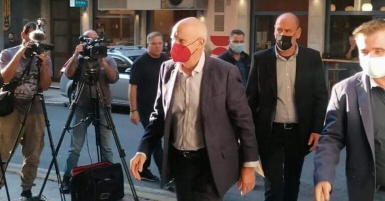 Παπανδρέου: 20.000 υπογραφές μελών σε λίγες ώρες και 83 ΚΠΕ