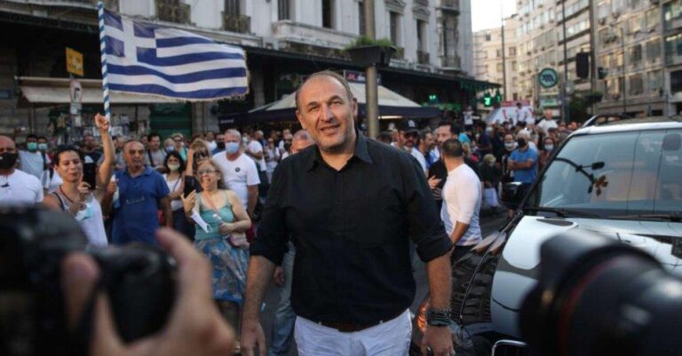 Φ. Βόβολης: Χάνει την άδεια ασκήσεως επαγγέλματος αντιεμβολιαστής ιατρός
