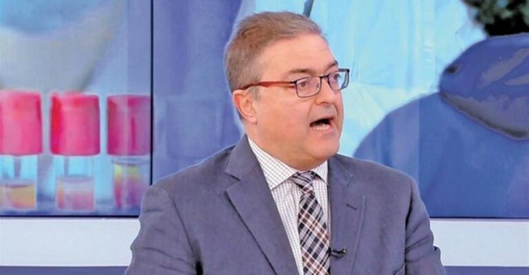 Βασιλακόπουλος: «Δεν μπορεί να υποκαταστήσει το εμβόλιο κανένα αντιικό χάπι»