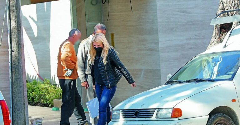 Ελένη Μενεγάκη: Μετακομίζει από τα Μελίσσια – Η νέα κατοικία – Που θα μείνει ο Άγγελος