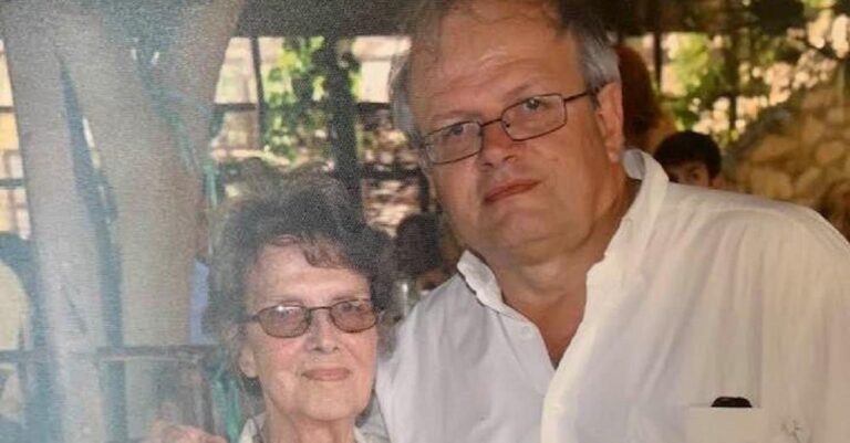 Πένθος για τον Άκη Τσελέντη – «Έφυγε» από τη ζωή η αγαπημένη του μητέρα