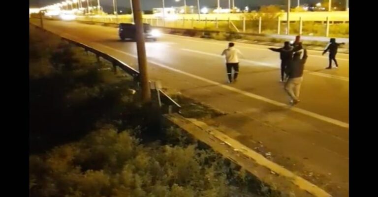 Αποκλειστικό Βίντεο – Δείτε πώς επιτίθενται οι Ρομά σε ανυποψίαστους οδηγούς στην Εθνική οδό