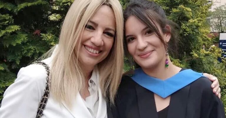 Αιμιλία Ντέκα – Γεννηματά: Η 24χρονη κόρη της Φώφης Γεννηματά, η ομοιότητά τους και οι ελάχιστες κοινές φωτογραφίες
