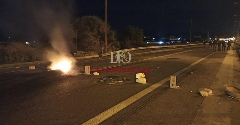 Νέα επεισόδια στα Μέγαρα: Ρομά έκλεισαν και πάλι την Εθνική Αθηνών-Κορίνθου