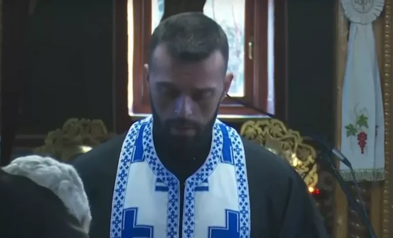 «Το ότι αγαπώ το σώμα μου, δεν σημαίνει ότι δεν αγαπώ τον Θεό» λέει ο 42χρονος Ιερέας με τις αποκαλυπτικές φωτογραφίες