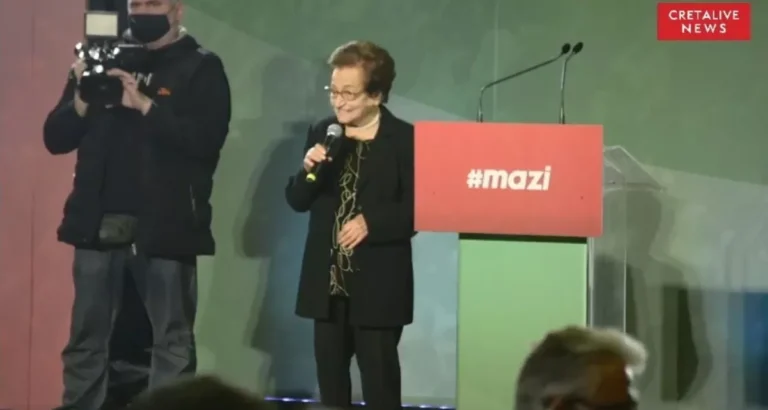 Ανδρουλάκης: Η συγκινητική στιγμή που η δασκάλα του τον προλογίζει στη συγκέντρωσή του στο Ηράκλειο