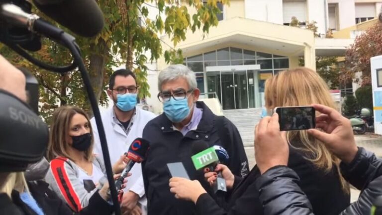 Νοσοκομείο Λάρισας: Γιατρός κατέρρευσε μπροστά στις κάμερες