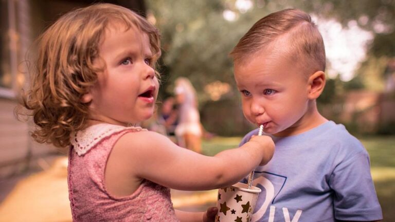 Δεν αρκεί να είναι καλοί μαθητές, πρέπει να γίνουν και καλοί άνθρωποι