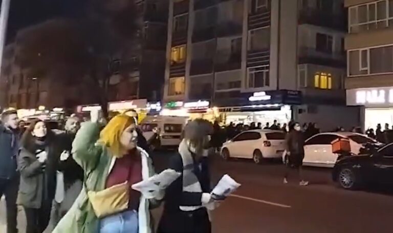 Οικονομικό κραχ στην Τουρκία: Καφές, ζάχαρη και λάδι με δελτίο – Στους δρόμους βγήκαν οι πολίτες