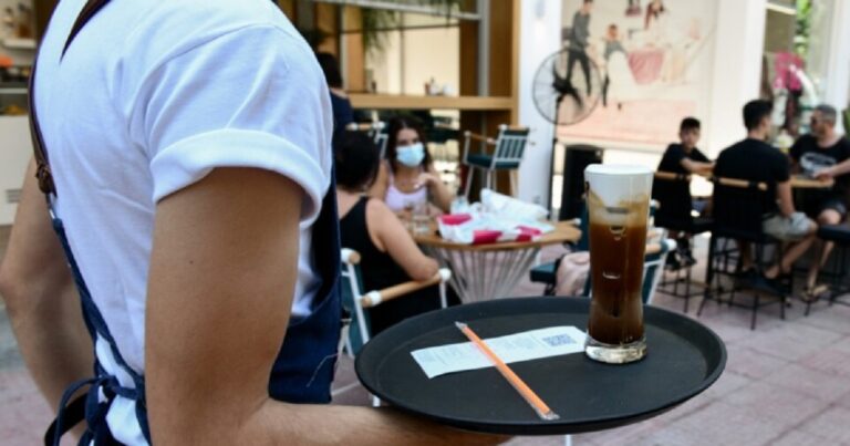 Ανεμβολίαστοι εργαζόμενοι: Πρόστιμα 900€ ή και 1.800€ με email από Δευτέρα 22/11