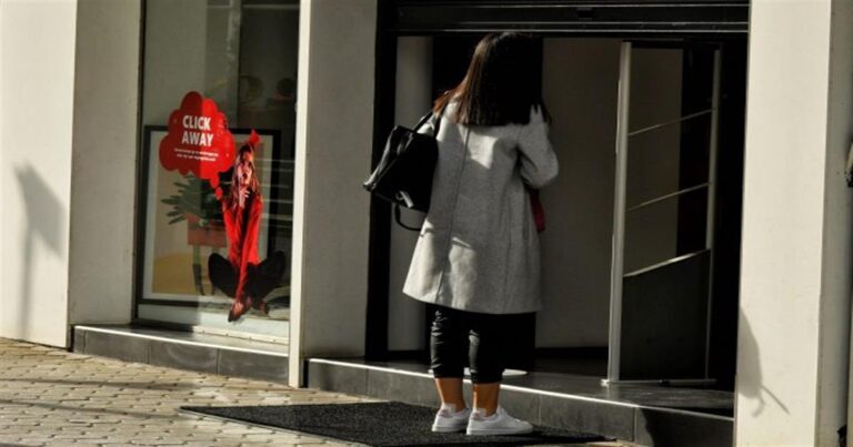 Κορονοϊός: Έτοιμα τα νέα μέτρα από Σάββατο. Διπλή μάσκα, click away, rapid test στα σούπερ μάρκετ